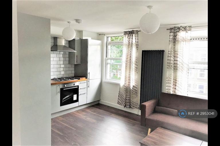 Flat Amersham Road in Greater London