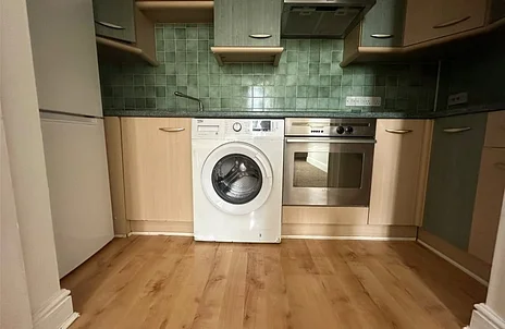 Flat Upton Park in Slough