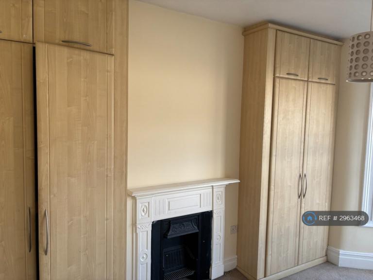 Room Bradgate Road in Greater London