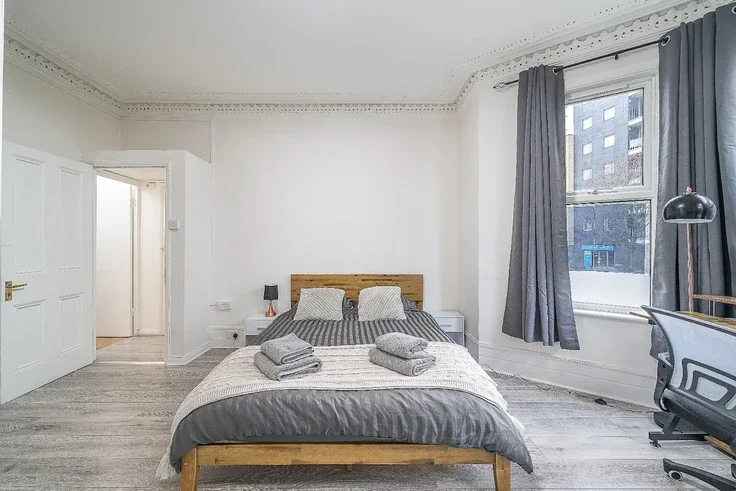 Flat Lordship Lane in Greater London