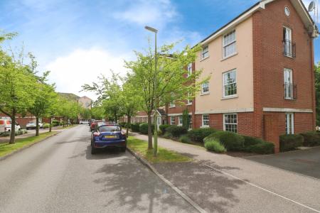 Flat Merrifield COurt in Welwyn Hatfield