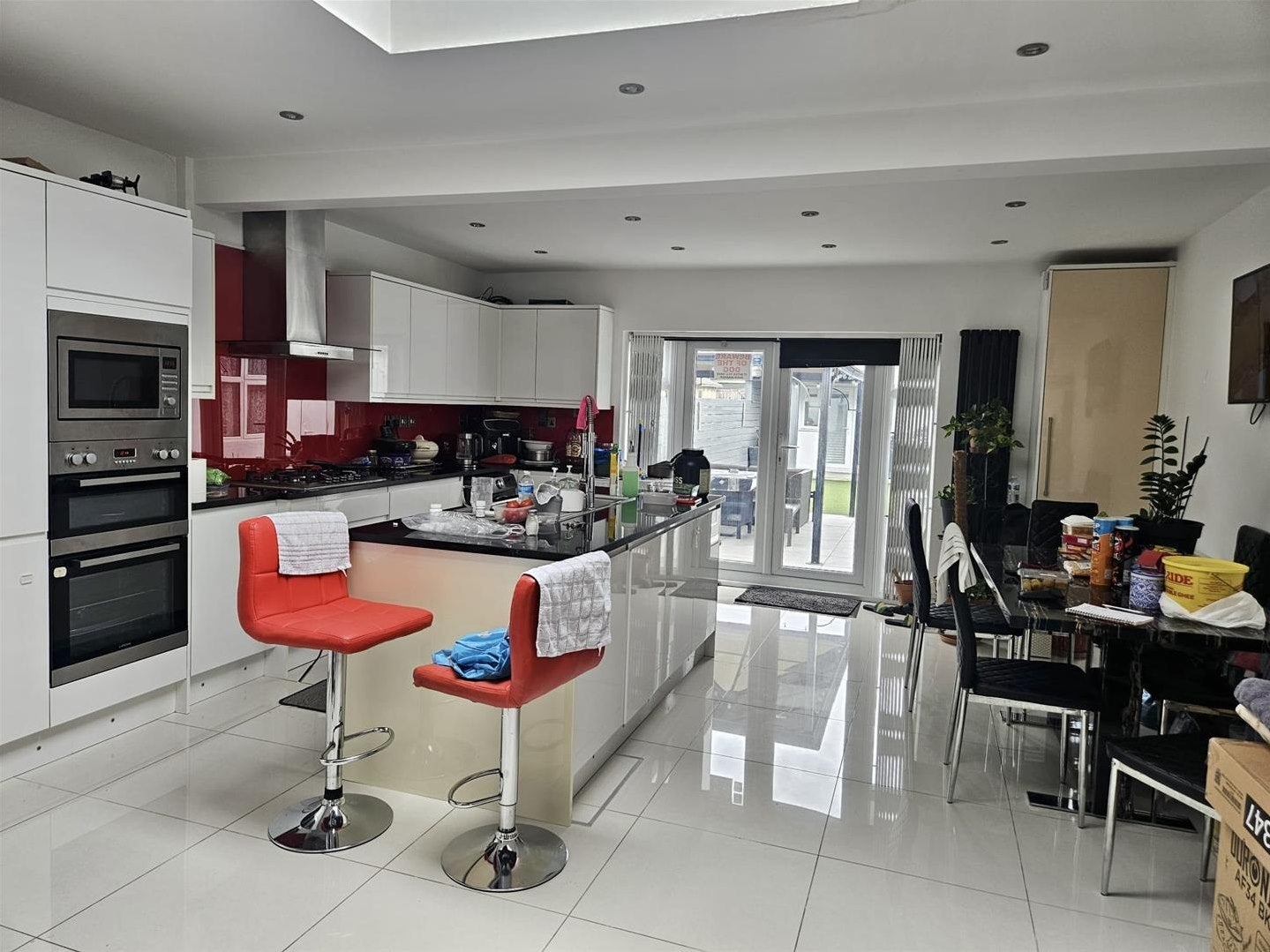 Room Meadowbank Road in Greater London