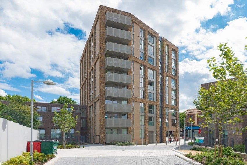 Flat Stockwell Park Walk in Greater London