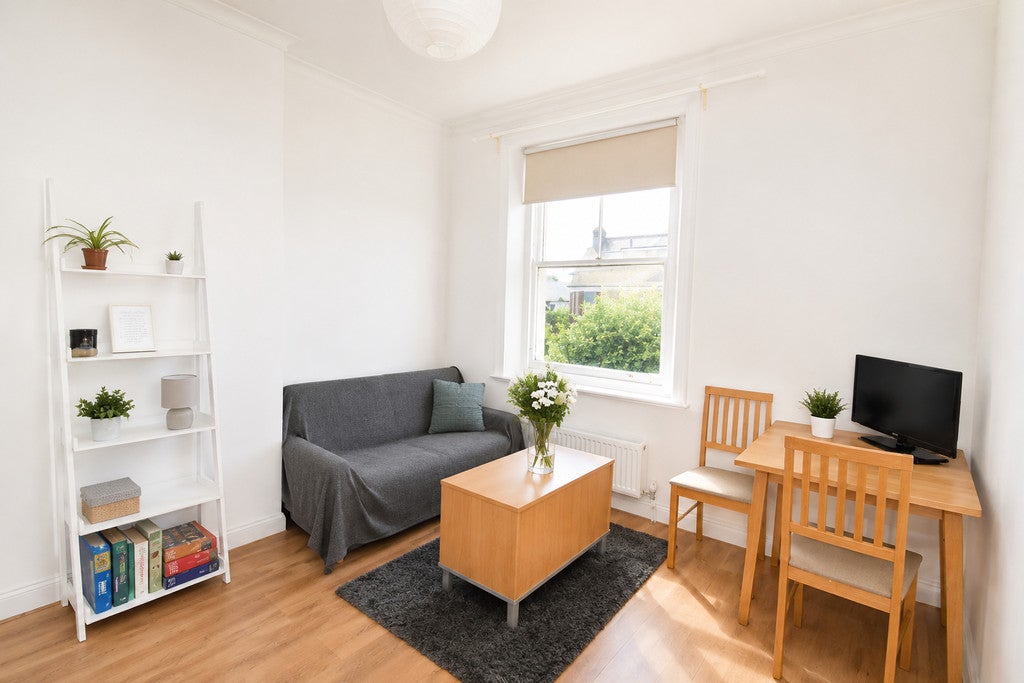 Flat Sackville Road in Portslade by Sea