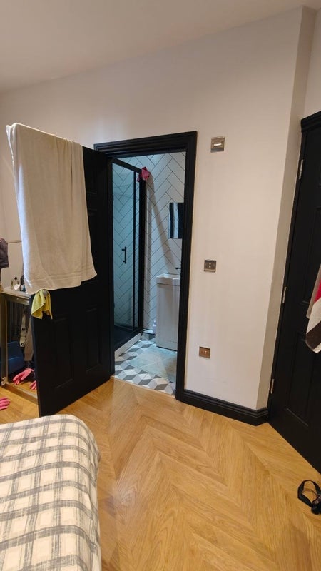 Room Queen Square in Leeds