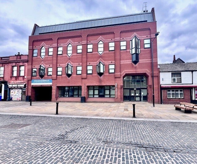 Flat Churchgate in Bolton