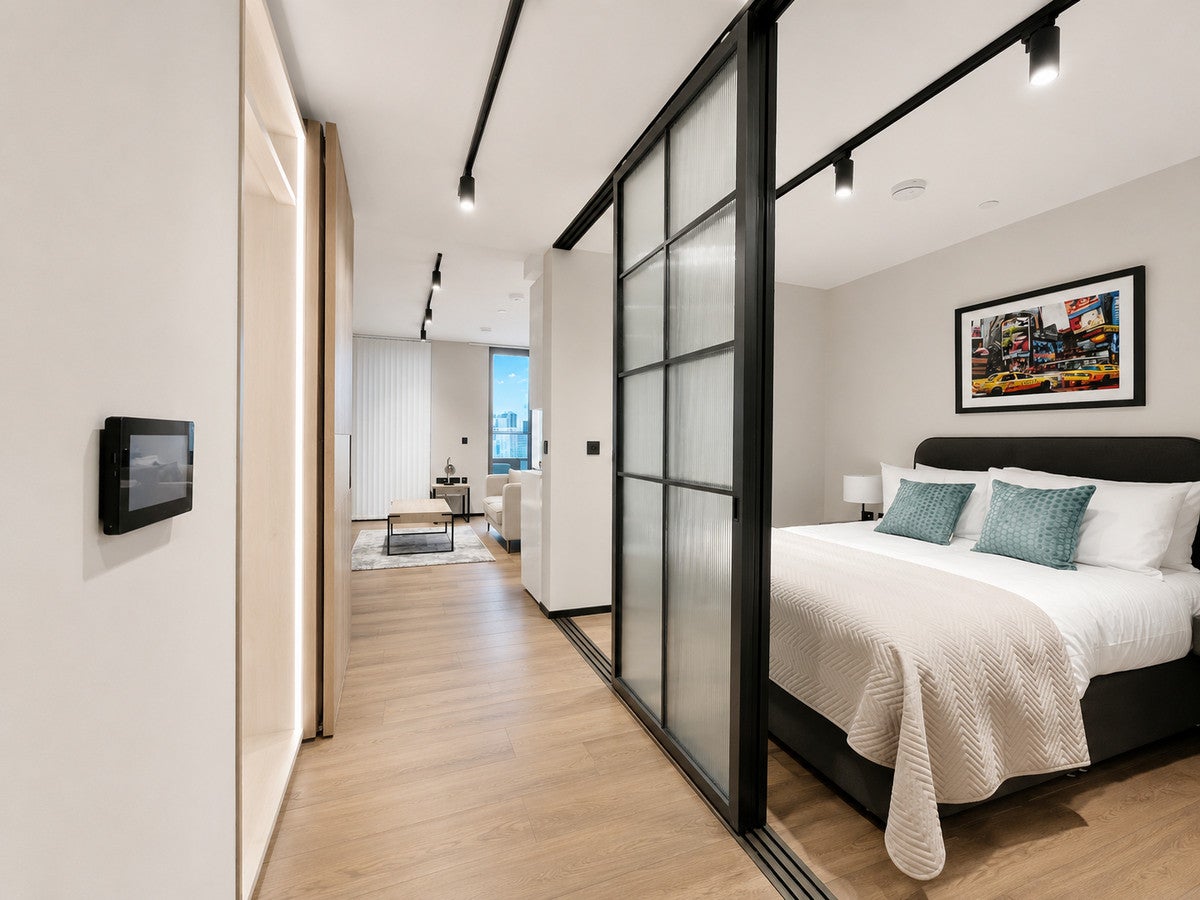 Flat Hewett Street in Greater London