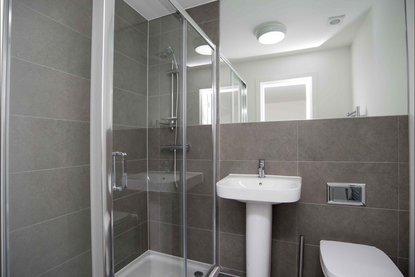 Flat Weymouth Court in Greater London