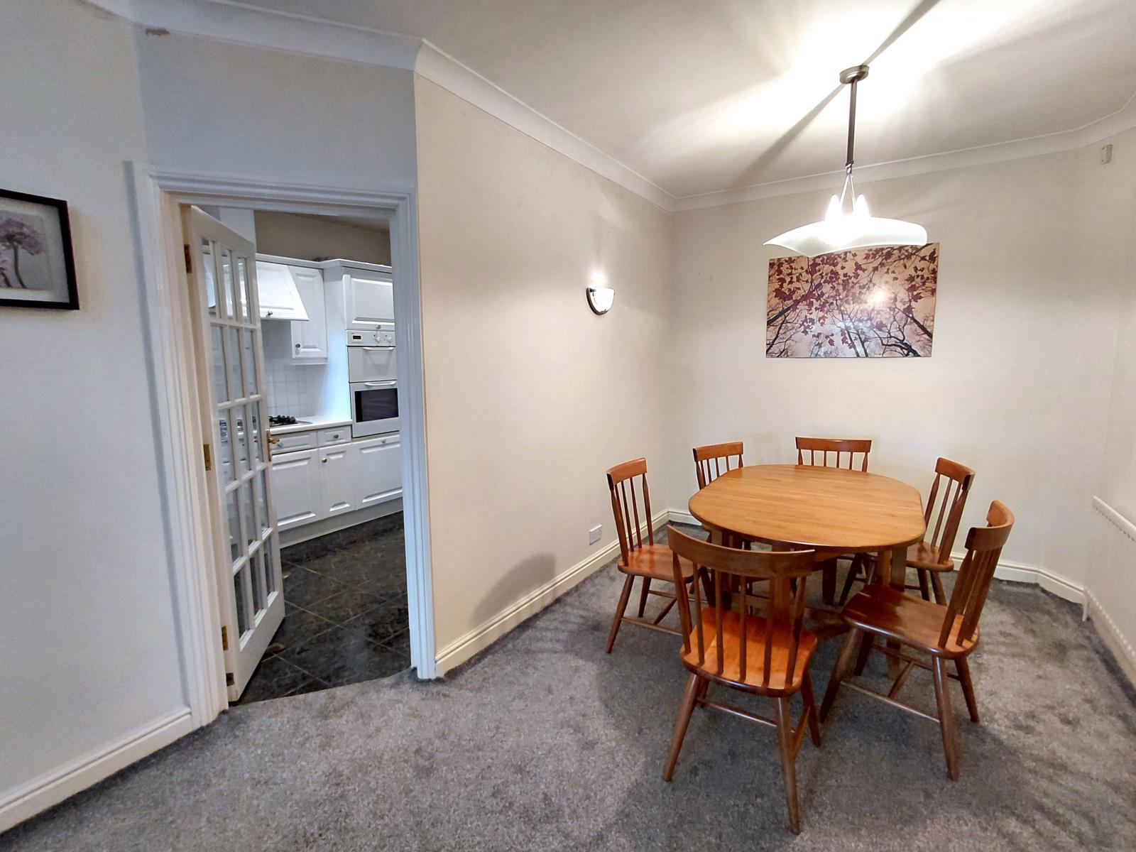 Flat Sunningfields Road in Greater London