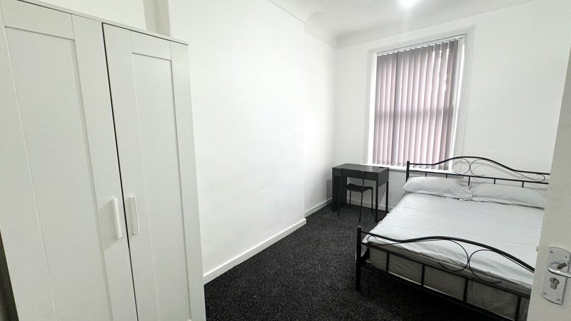 Room Ullet Road in Liverpool