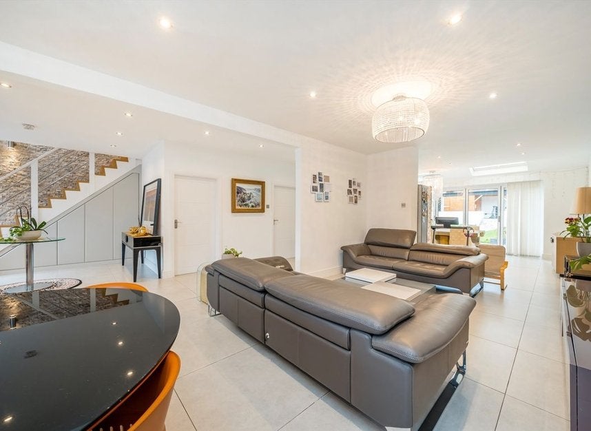 Flat Ullswater Crescent in Greater London