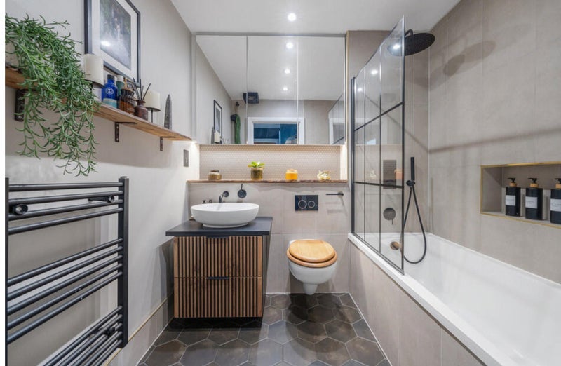 Flat Kirkdale in Greater London
