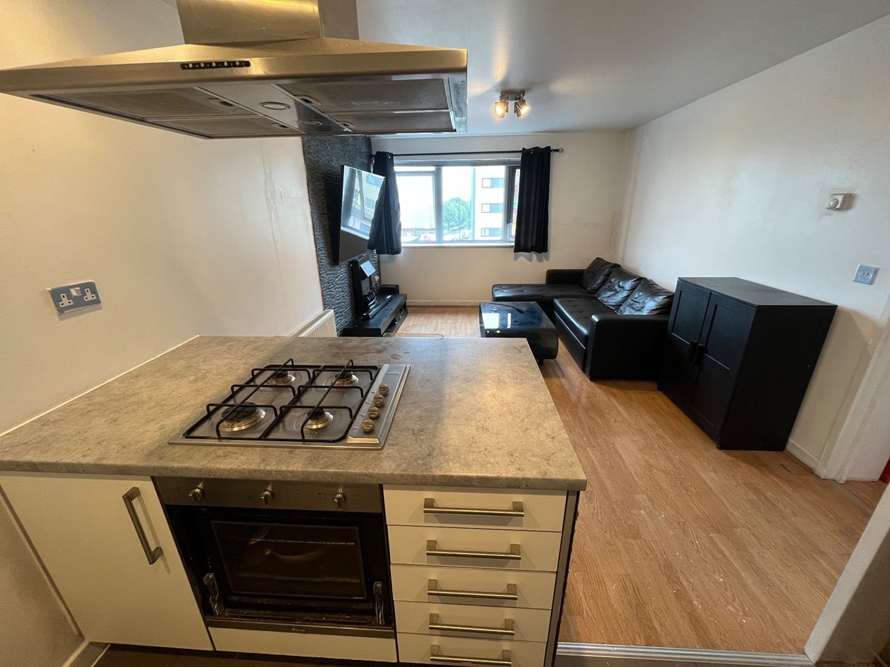 Flat Lincoln Road in Greater London