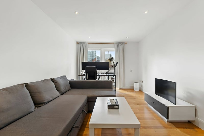 Flat Hoxton Square in Greater London
