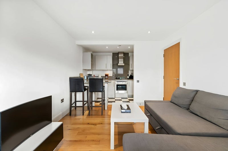 Flat Hoxton Square in Greater London