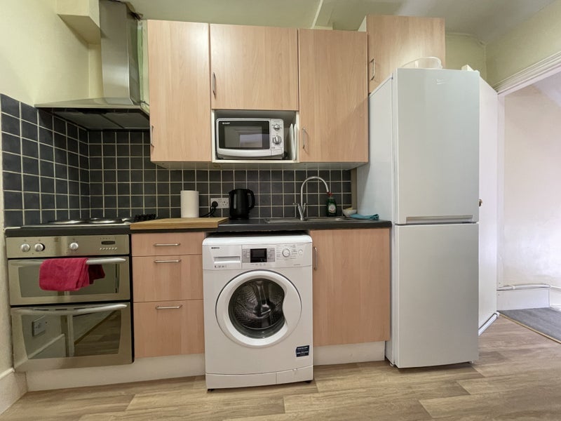 Room Dollis Park in Greater London