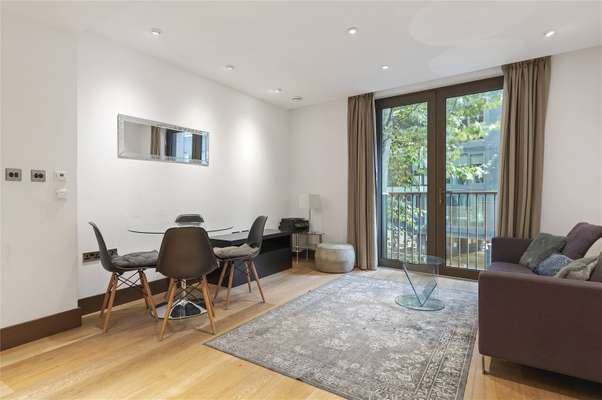 Flat Chancery Lane in City of London