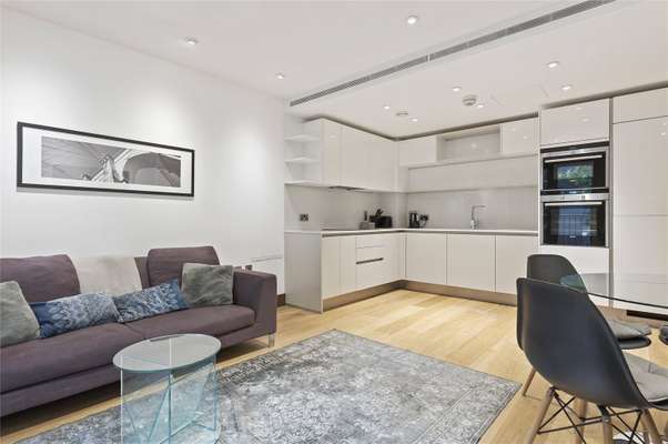 Flat Chancery Lane in City of London