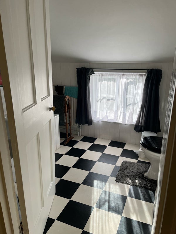 Room Crieff Road in Greater London