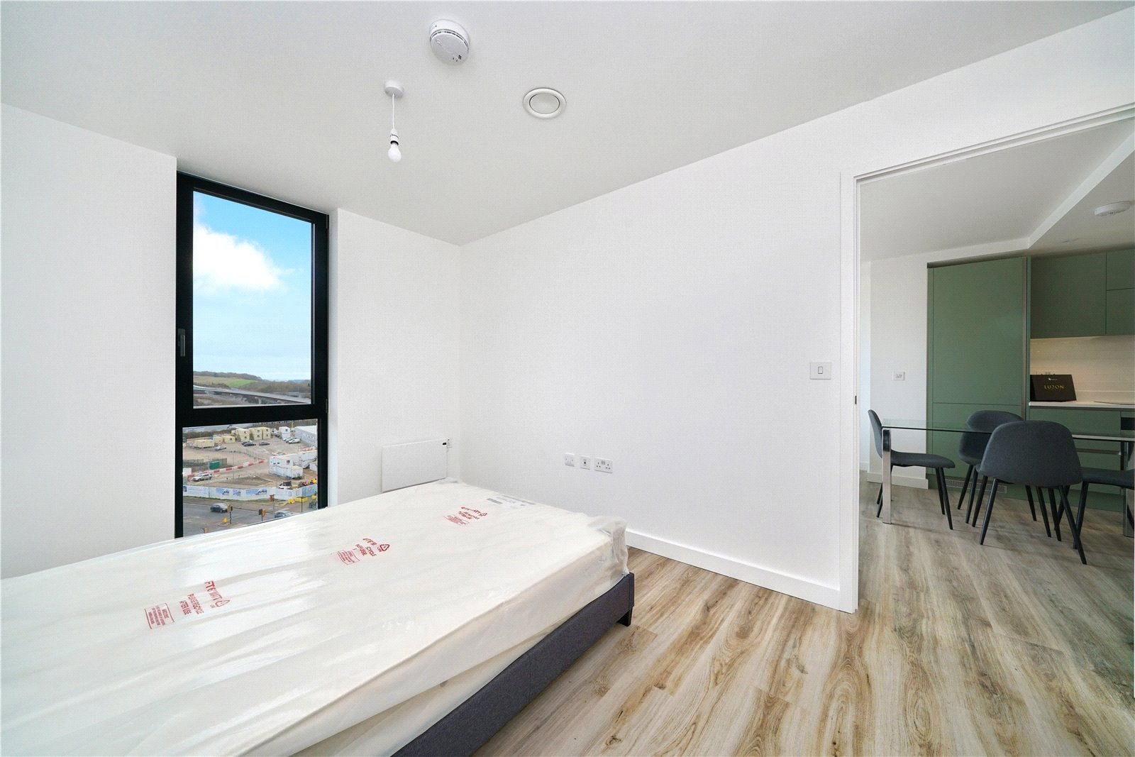 Flat Harrowden Road in Luton