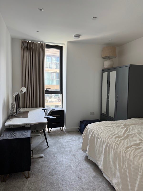 Room Waterside Promenade in Greater London