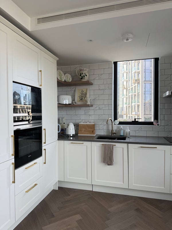 Room Waterside Promenade in Greater London