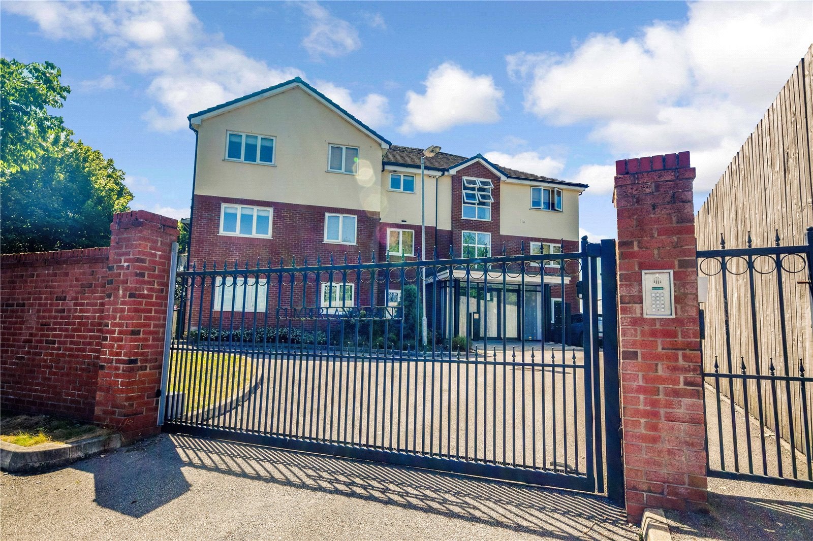 Flat Cumberland Avenue in Salford