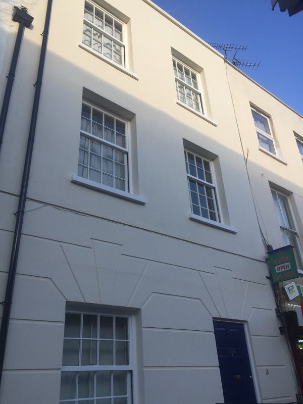 Room Allingham Street in Greater London
