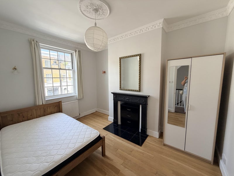 Room Allingham Street in Greater London