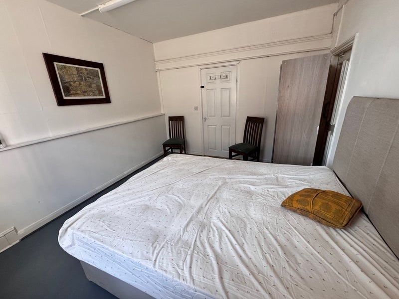 Room Stoke Road in Slough