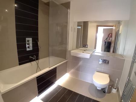Flat Zodiac Close in Greater London