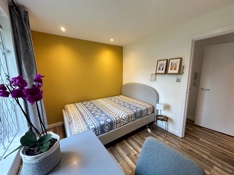 Room St. Wilfrids Street in Manchester