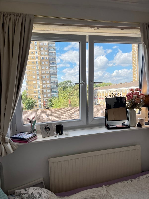 Room Candy Street in Greater London