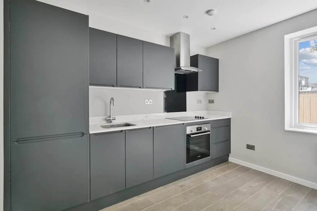 Flat Links Avenue in Greater London