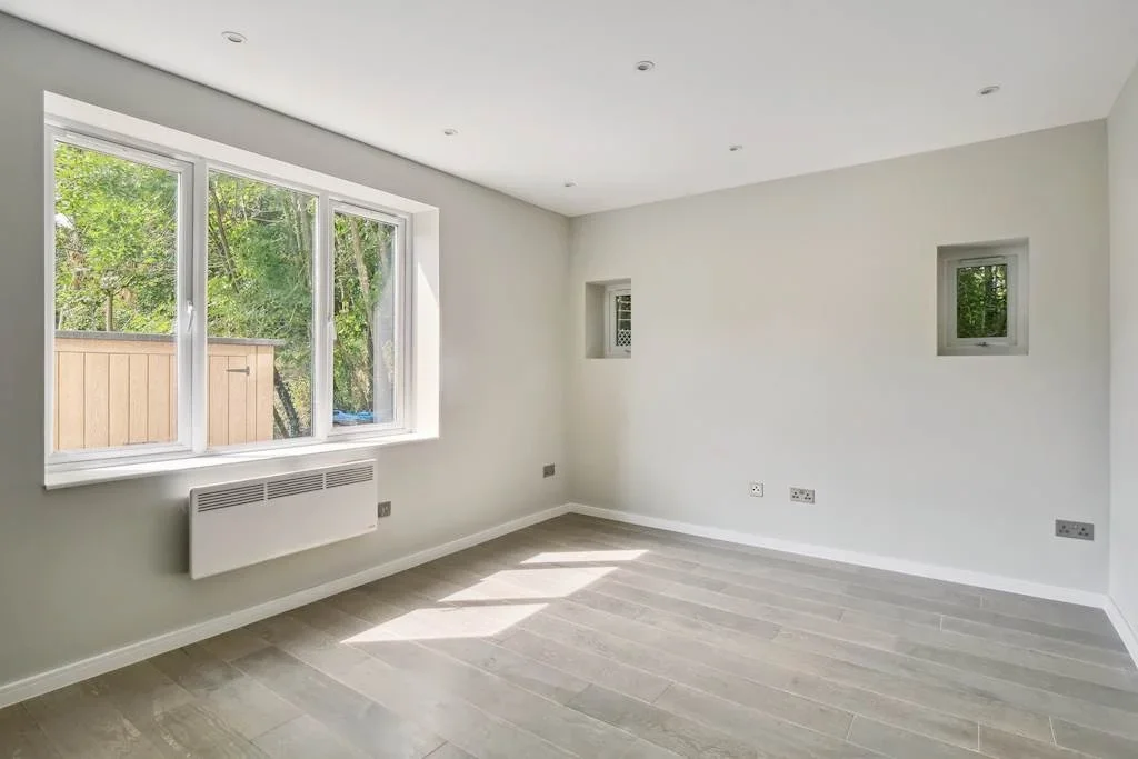 Flat Links Avenue in Greater London