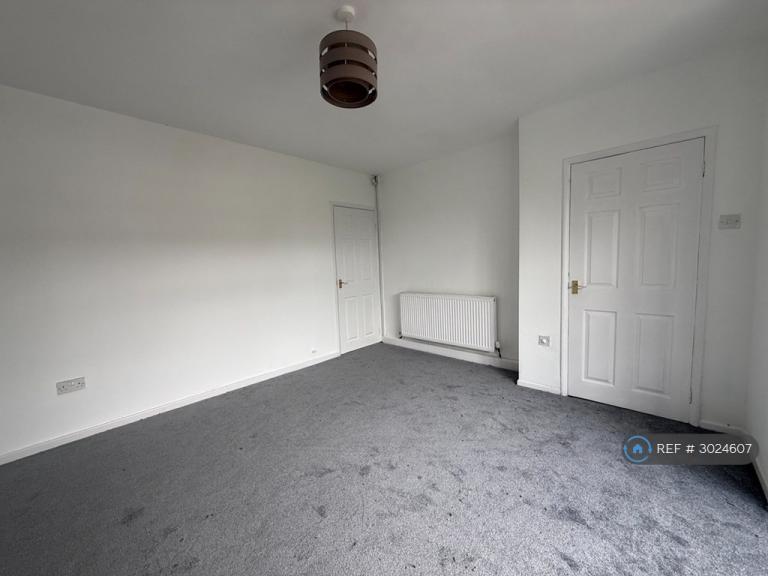 House Briar Hill Grove in Salford