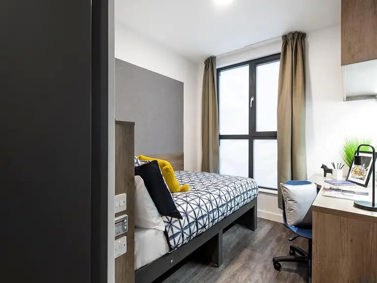 Room St Pauls Road in Bournemouth