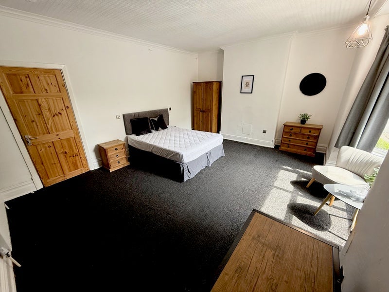 Room Winchester Avenue in Leicester