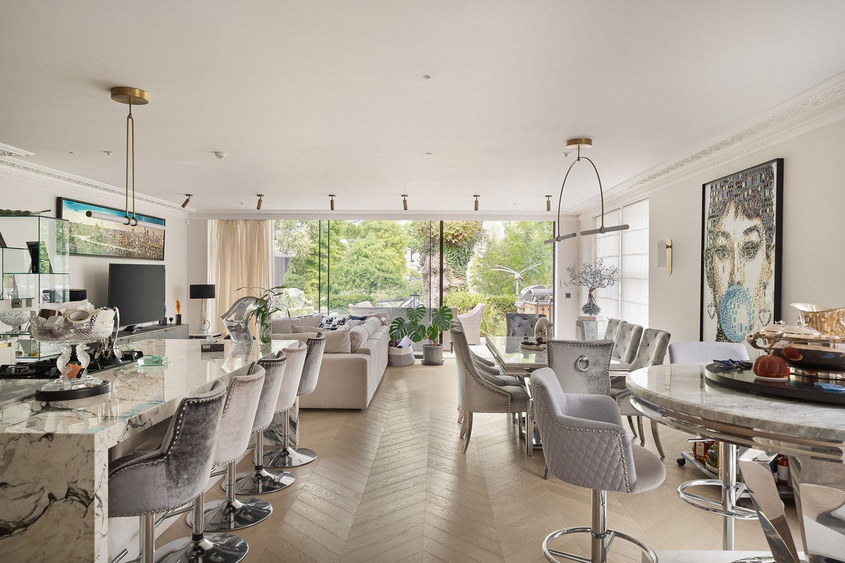 House Willoughby Road in Greater London
