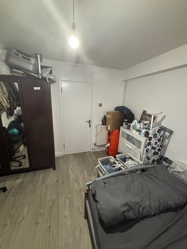 Room Hall Place in City of Westminster