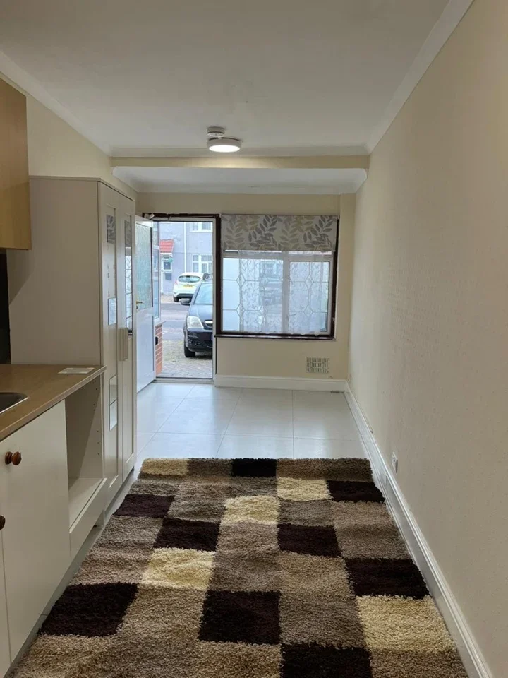 Flat Ede Close in Greater London
