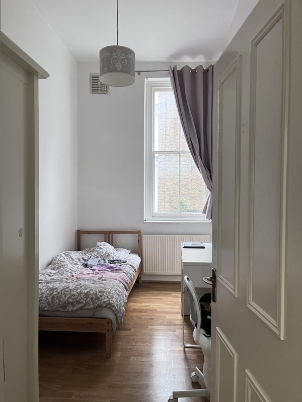 Room Holland Road in Greater London