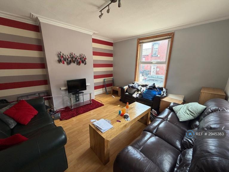 Room Thornville Road in Leeds