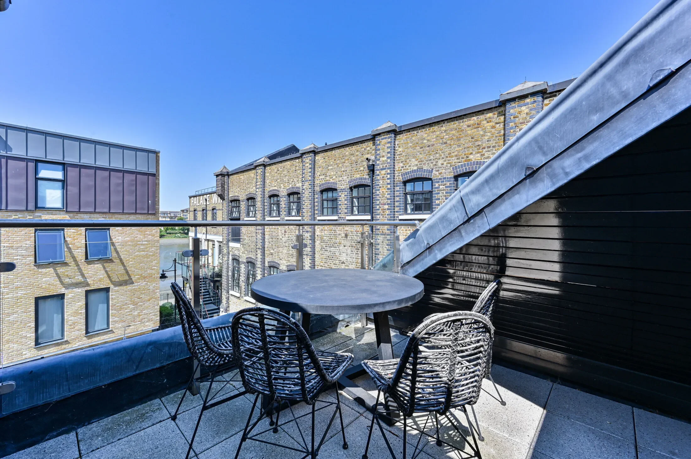Flat Rainville Road in Greater London