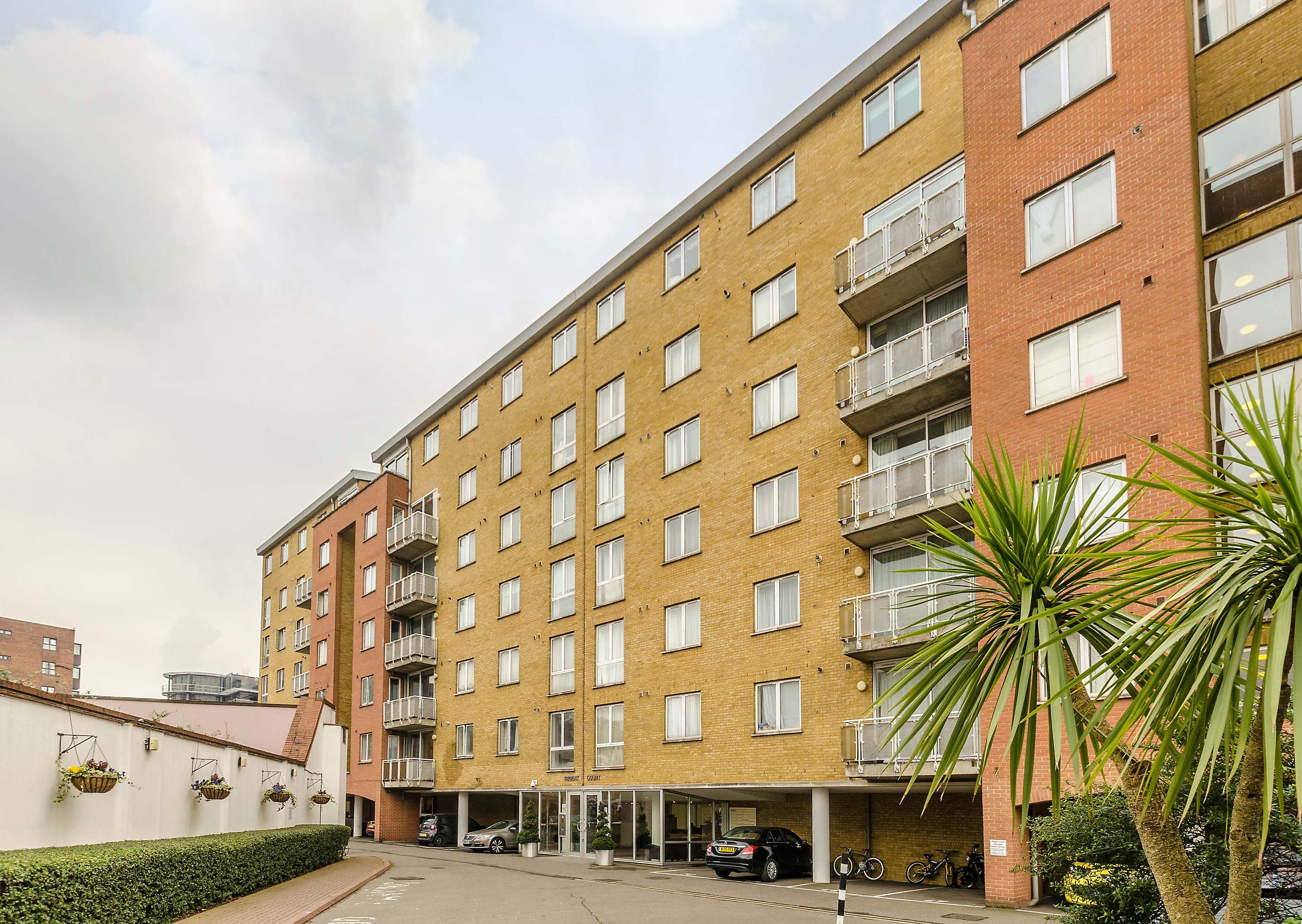 Flat North Bank in City of Westminster