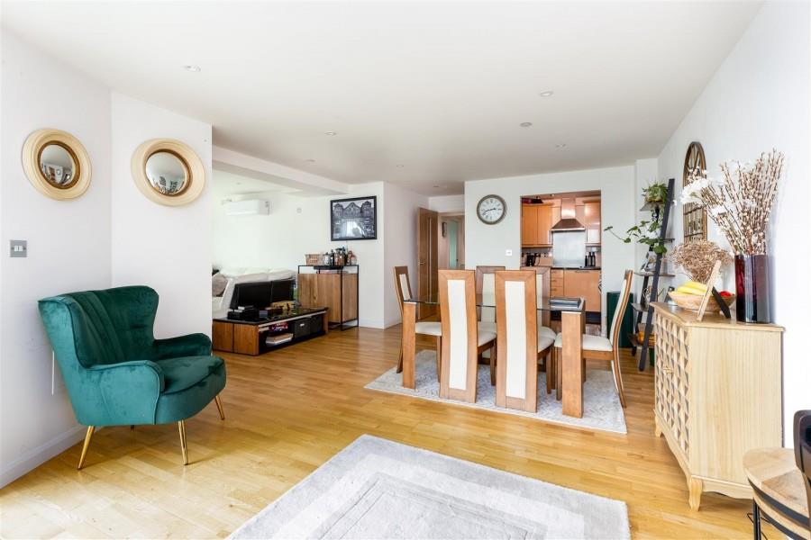 Flat Uxbridge Road in Greater London