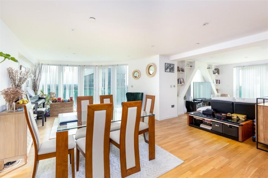 Flat Uxbridge Road in Greater London