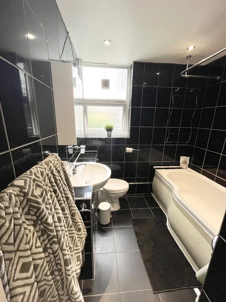 Room Wayford Street in Greater London
