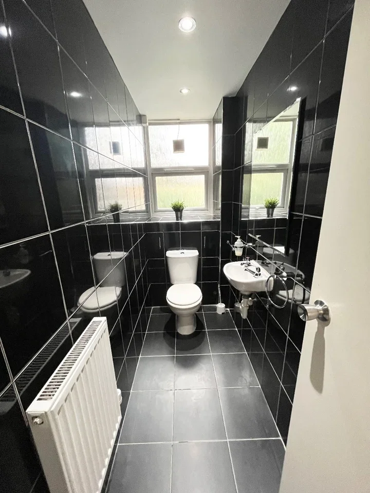 Room Wayford Street in Greater London