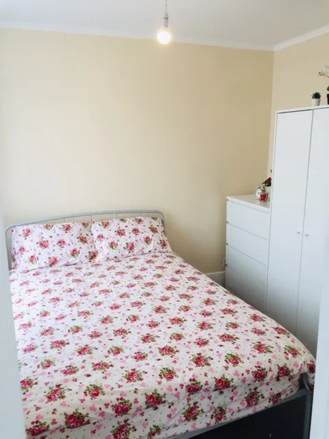 Flat Grenoble Gardens in Greater London